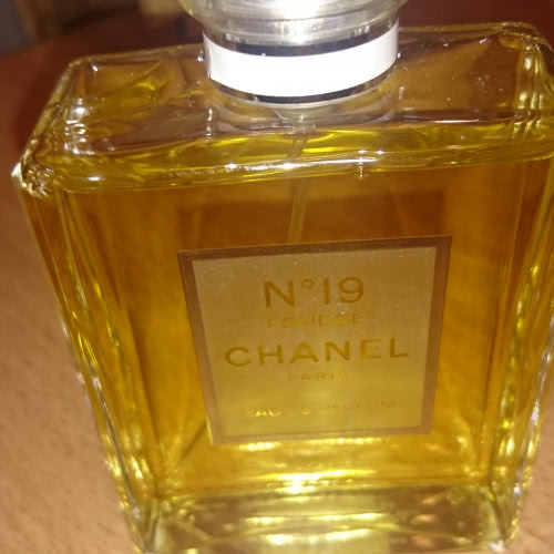 Продаю Chanel 19 Poudre