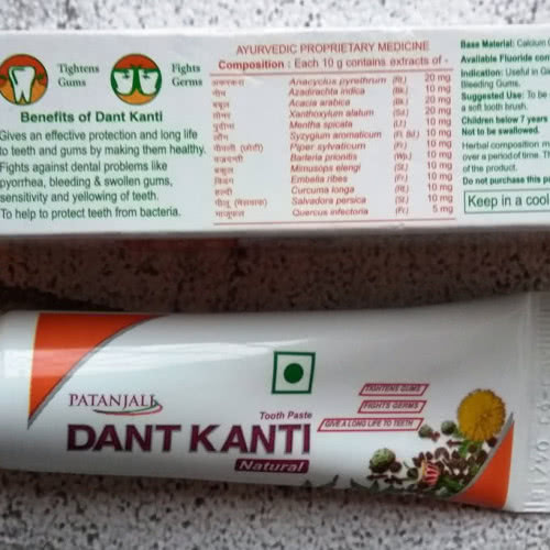 Аюрведическая зубная паста Dant Kanti Patanjali.