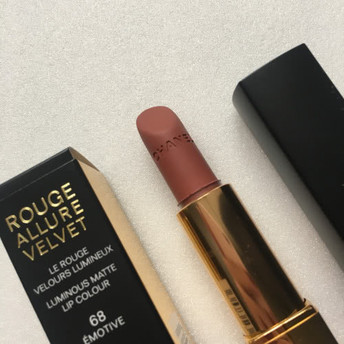 Chanel помада Rouge Allure Velvet Luminous matte lip color 68 Emotive  купить в Москве на Бьюти Базаре