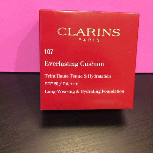 Кушон Clarins Everlasting Cushion Teint Haute Tenue &Hydratation