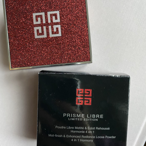 SALE Prisme Libre лимитированная рассыпчатая пудра для лица с матирующим эффектом блюра, Givenchy
