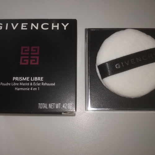 Givenchy Prisme Libre Mat-finish & Enhanced Radiance Loose Powder # 2 Taffetas Beige. .
