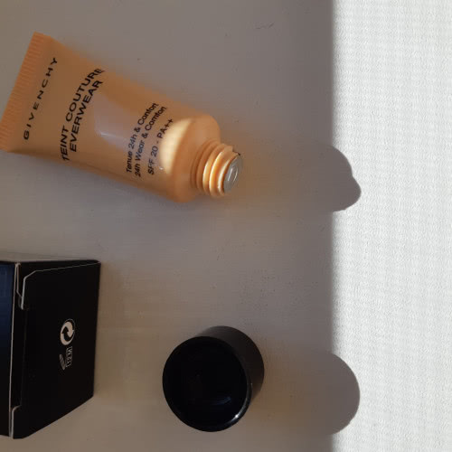 Givenchy Teint Couture Everwear SPF 20 PA++