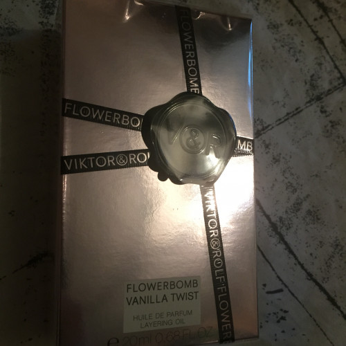 Viktor & Rolf Flowerbomb Vanilla Twist Layering Oil, 20ml