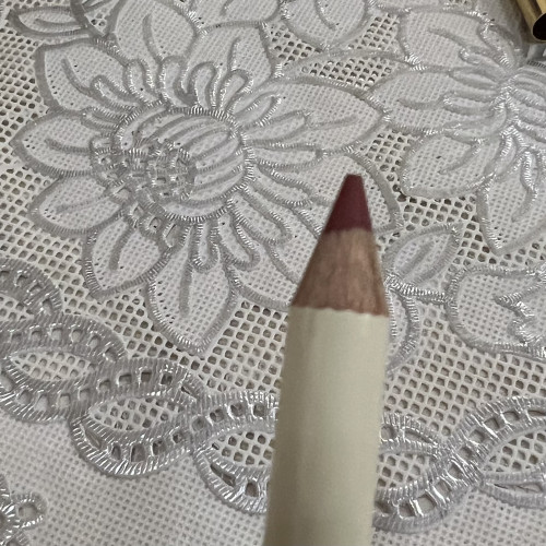 Gucci тестер новый карандаш для губ -02