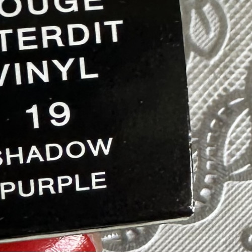 СРОК 01.2022г Помада Givenchy Rouge Interdit Vinyl-19 Shadow Purple