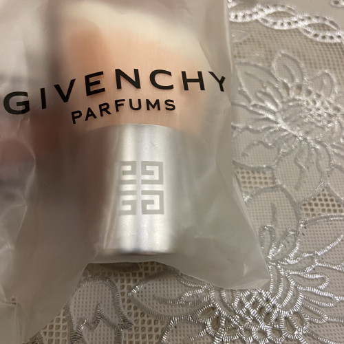 Новая Кисть kabuki Givenchy