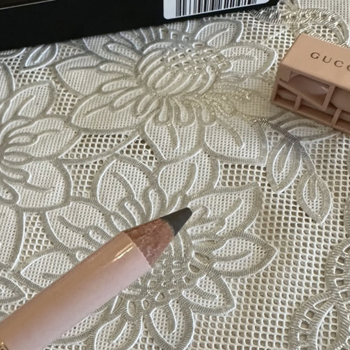 Gucci карандаш для бровей