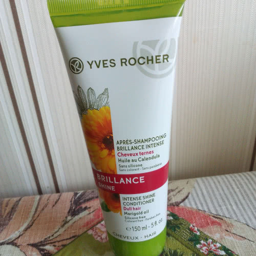 Yves Rocher Brillance Shine- бальзам для интенсивного блеска волос с маслом календулы