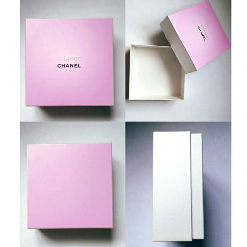 Коробки Chanel, Giorgio Armani