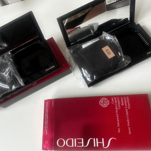 Новое компактное тональное средство Shiseido с футляром