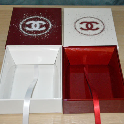 Маленькие подарочные коробочки Chanel
