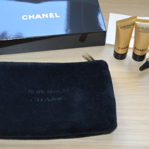 Новая бархатная косметичка Chanel Sublimage с миниатюрами ухода