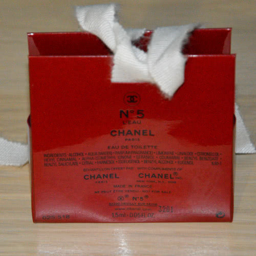 Новая миниатюра Chanel N5 L'eau в красном флаконе рождество 2018 лимитированный выпуск