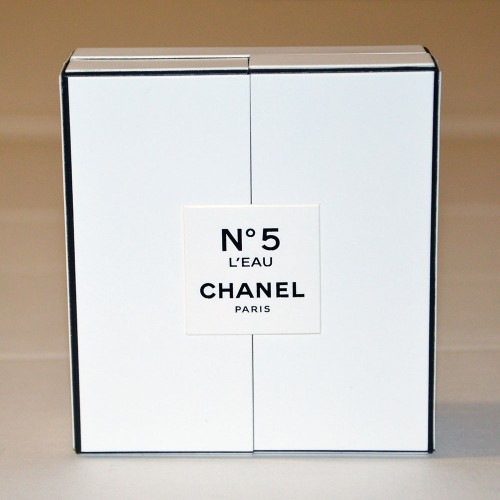 Новая миниатюра Chanel N5 L'Eau в подарочной коробке на магните