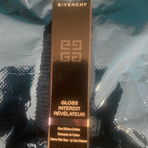 блеск для губ Givenchy gloss interdit
