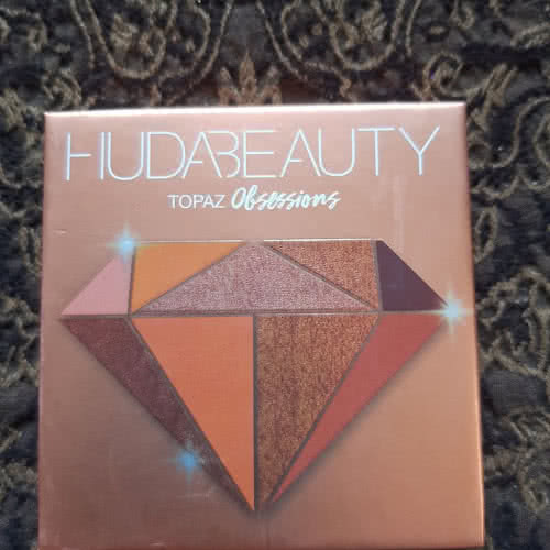 Huda Beauty Topaz Obsessions Palette