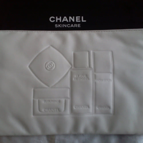 Косметичка белая в коробке новая Chanel