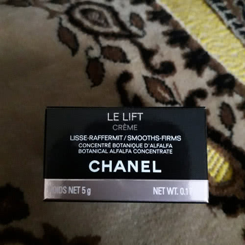 Миниатюра обновленного крема Chanel  Le Lift 5g, в баночке, есть 2 шт
