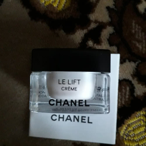 Миниатюра обновленного крема Chanel  Le Lift 5g, в баночке, есть 2 шт