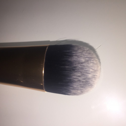 Real techniques Tapered foundation brush