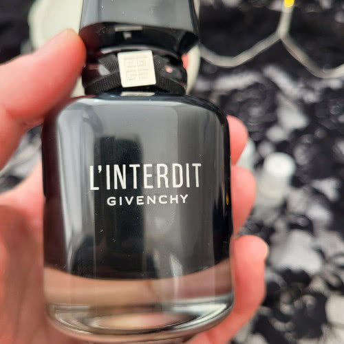 L'Interdit Eau de Parfum Intense Givenchy, поделюсь из своего флакона