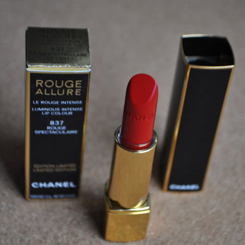 Помада Chanel Rouge Allure в оттенке 837 rouge spectaculaire новая
