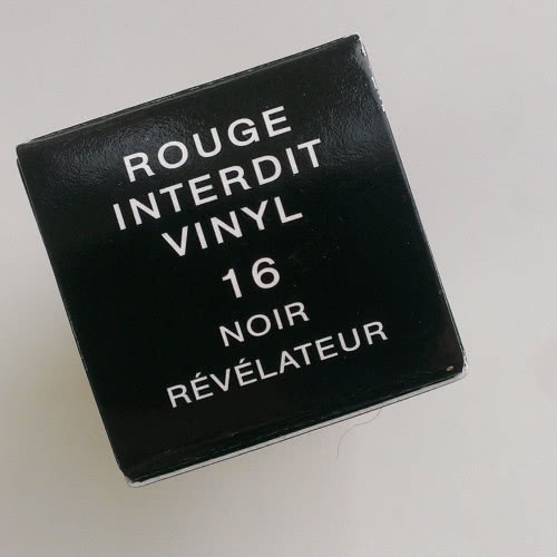 Новая черная помада Givenchy Rouge Interdit Vinyl Lipstick оттенок #16