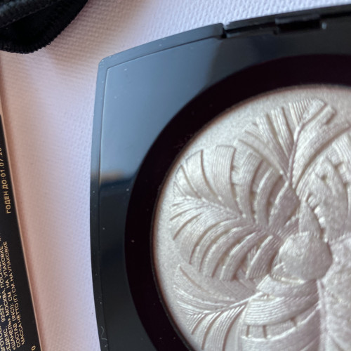 Chanel Camelia De Plumes Highlighting Powder