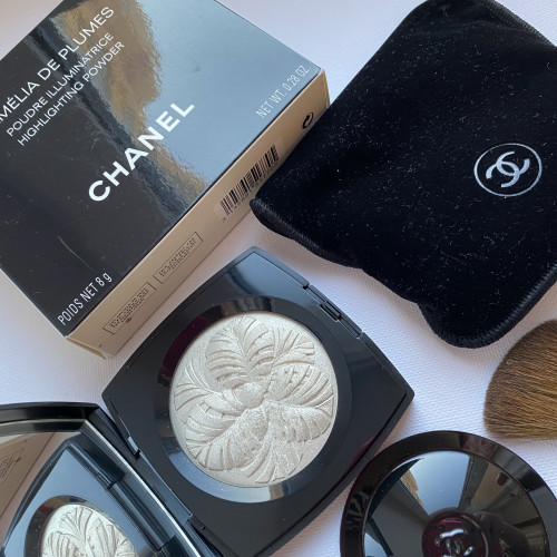 Chanel Camelia De Plumes Highlighting Powder
