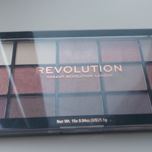 Makeup Revolution, Тени для век Re-Loaded, Iconic Fever
