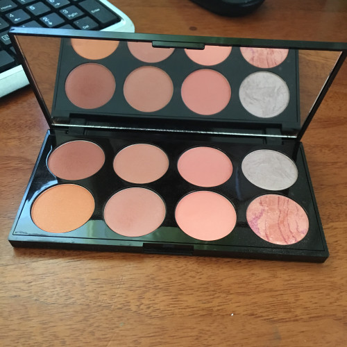 Ultra blush palette make up revolution
