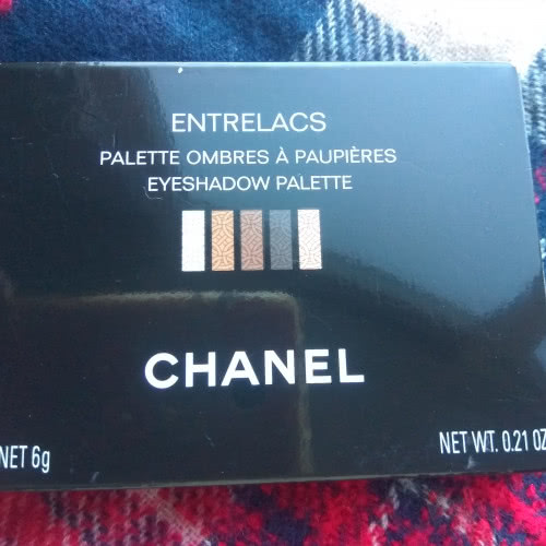 Продается лимитированная палетка Шанель ENTRELACS   eye shadow palette