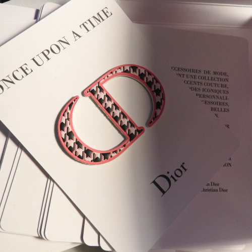 Наклейка на телефон Dior