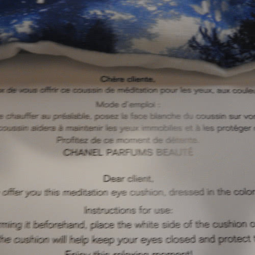 Подушка для глаз для релаксации Chanel Blue Serum