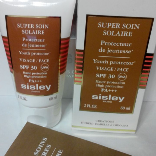 В слюде Солнечный суперкрем для лица Sisley Super Soin Solaire SPF30 - цена снижена!