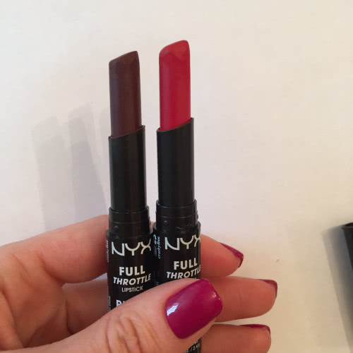 NYX Full Throttle Lipstick #08 Up The Bass и #11Loaded