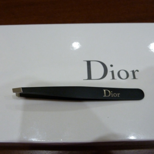 Dior косметичка и пинцет для бровей