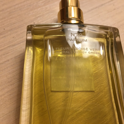 No 19 Parfum, Chanel
