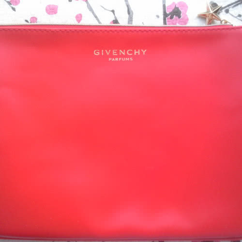Givenchy, красная косметичка Parfums НЕТ!!!