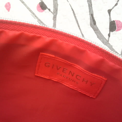 Givenchy, красная косметичка Parfums НЕТ!!!