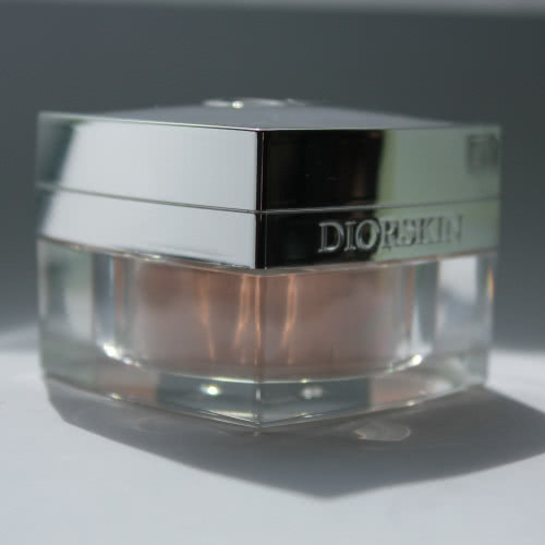 Рассыпчатая пудра «Естественное сияние» Dior Diorskin Nude Natural Glow Fresh Powder Makeup SPF 10