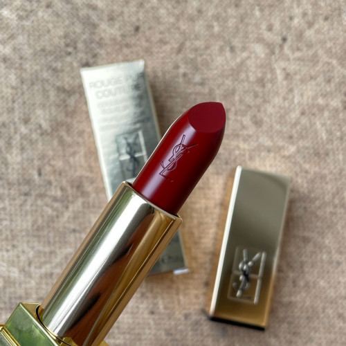 YSL помада Rouge Pur couture 1966 Rouge Libre