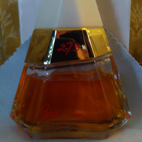 Делюсь множеством уникальных парфюмов из своей коллекции