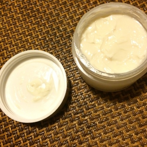 Holy Land Alpha-Beta Restoring Cream — восстанавливающий ночной крем.
