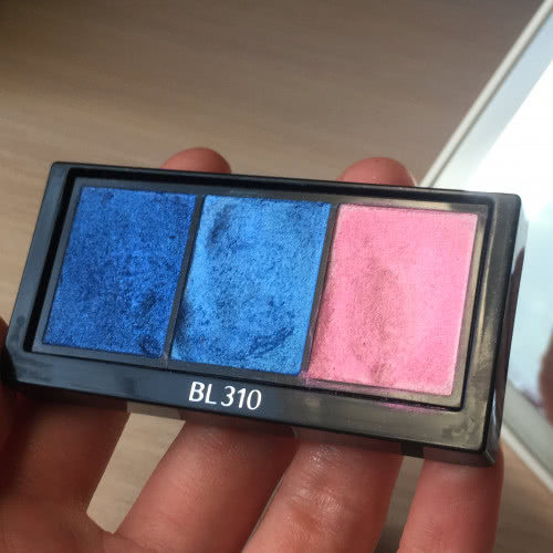 Тени Shiseido Luminizing satin eye color trio BL310 Punky Blues