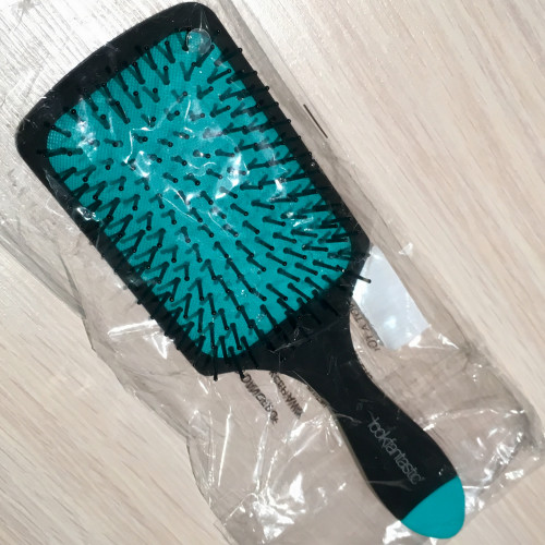 Плоская щетка для волос lookfantastic paddle brush