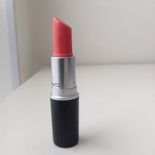 помада Mac Coral Bliss