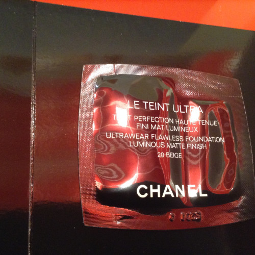 Chanel Le Teint Ultra Ultrawear Flawless Foundation Luminous Matte Finish SPF15— 20