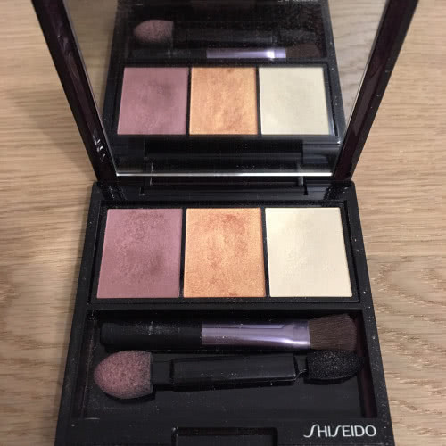 Shiseido Luminizing satin eye color trio RD 299 Beach Grass